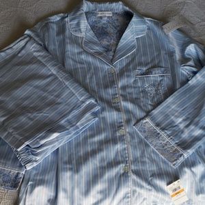 NWT Miss Elaine matching blue stripe pajama set